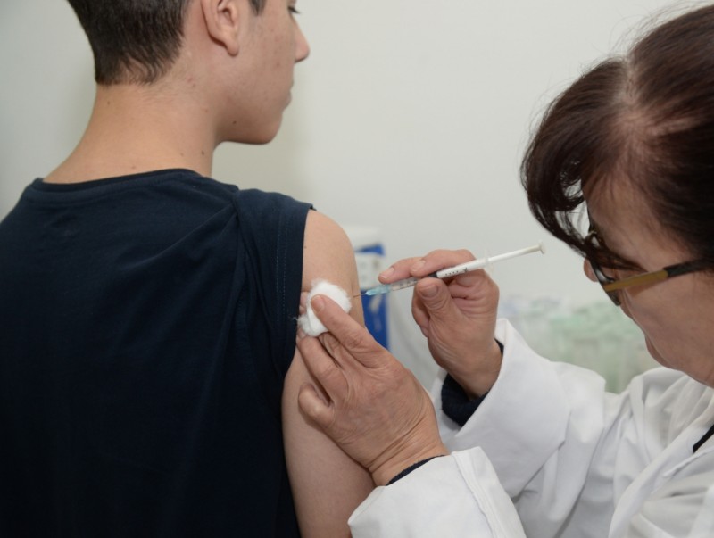 Imagem Ilustrando a Notícia: Secretaria de Saúde prepara para agosto a vacinação contra HPV nas escolas