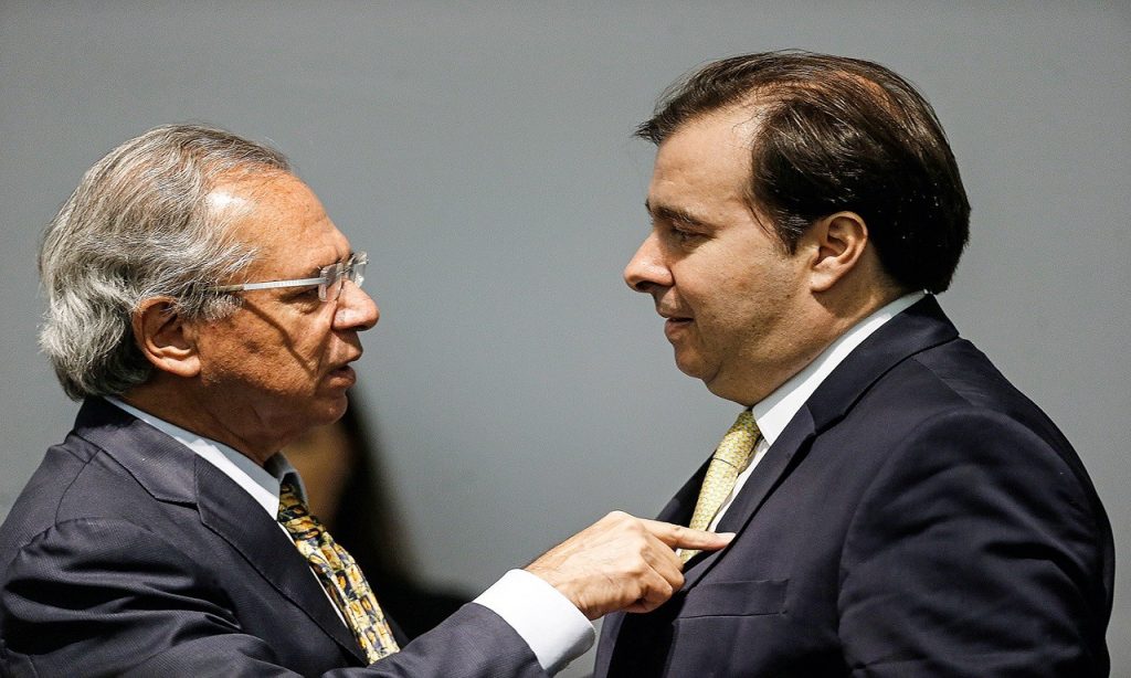 Imagem Ilustrando a Notícia: Guedes afirma que deixará negociações com Congresso, após tensão com Maia