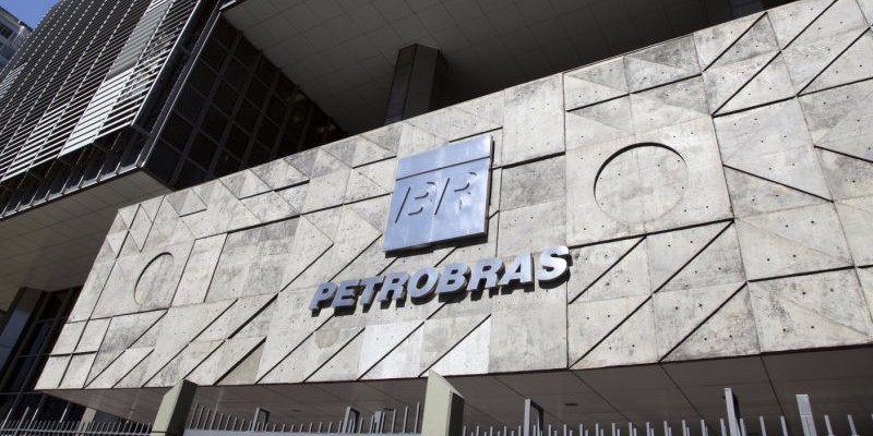 Imagem Ilustrando a Notícia: Pagamento de R$ 652 milhões em dividendos é adiado pela Petrobras