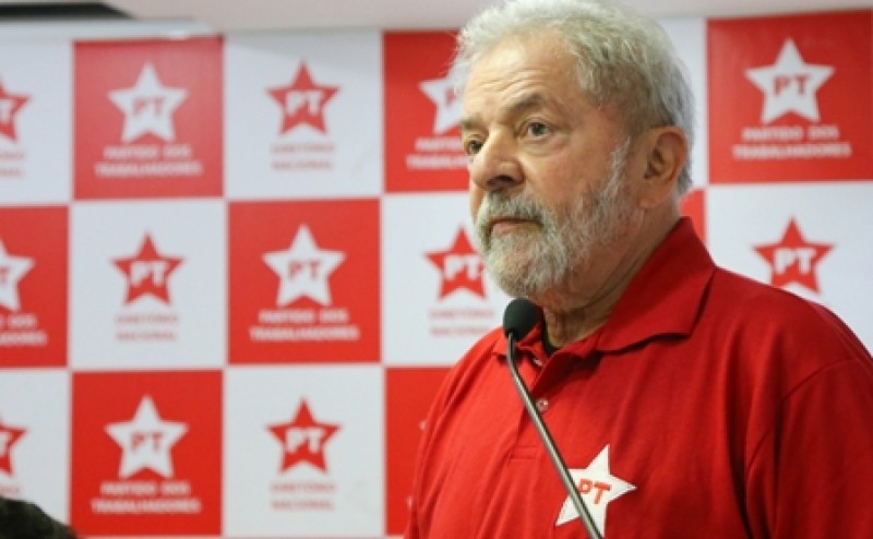 Imagem Ilustrando a Notícia: Lula era chefe de esquema de corrupção, diz MPF
