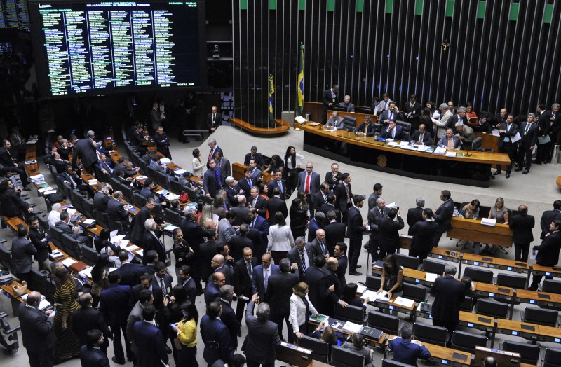 Imagem Ilustrando a Notícia: Câmara conclui reforma política nesta semana