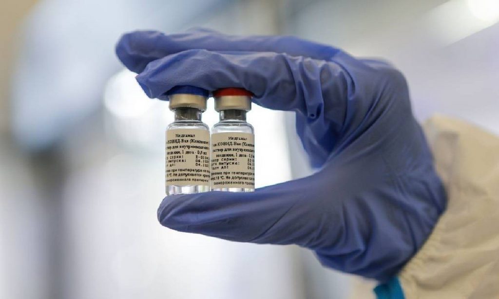 Imagem Ilustrando a Notícia: DF inicia negociação para realizar testes da vacina russa contra Covid-19