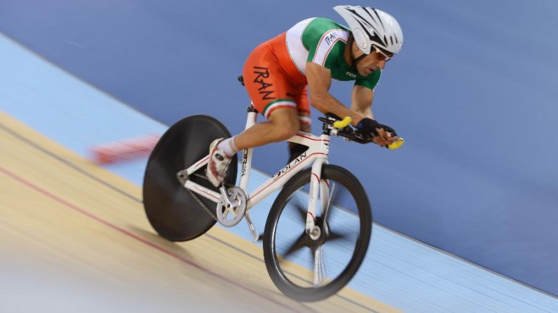 Imagem Ilustrando a Notícia: Atleta iraniano morre após acidente em prova de ciclismo de estrada