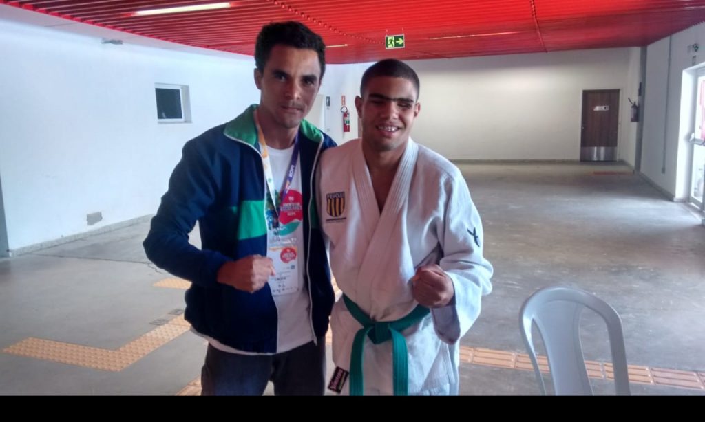 Imagem Ilustrando a Notícia: Judoca goiano João Victor Santana ganha dois ouros; luta mais longa durou 30 segundos
