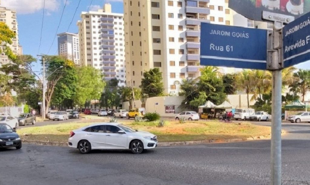 Imagem Ilustrando a Notícia: Motoristas devem evitar rotatória da Rua 61, em Goiânia