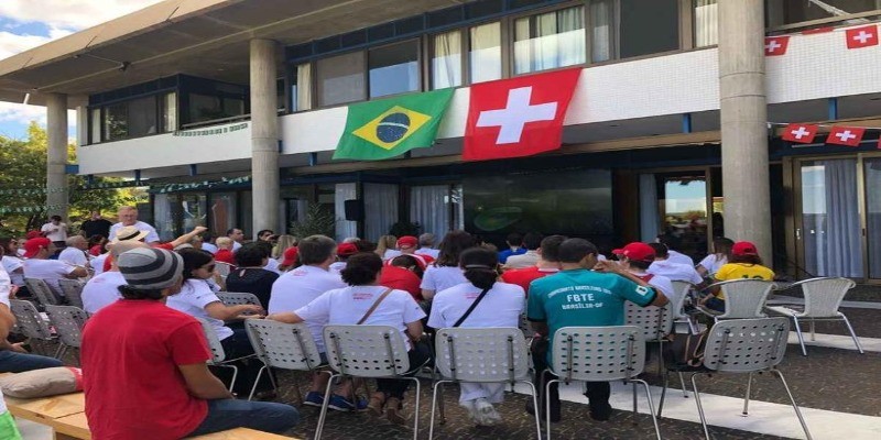 Imagem Ilustrando a Notícia: Embaixada recebe suíços em Brasília na primeira disputa da Copa