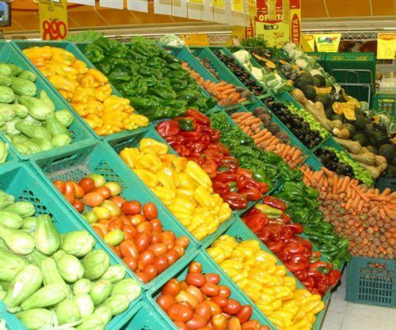 Imagem Ilustrando a Notícia: Hortaliças seguem mais baratas e frutas têm aumento de preço em setembro