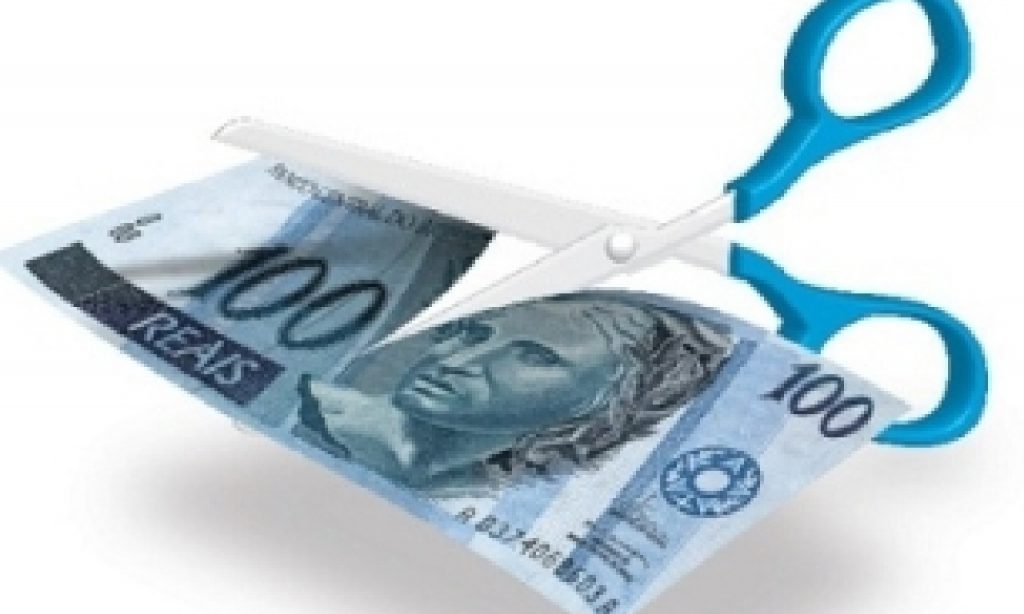Imagem Ilustrando a Notícia: Governo despreza R$ 80,7 bilhões e corta orçamento da saúde em quase 70%