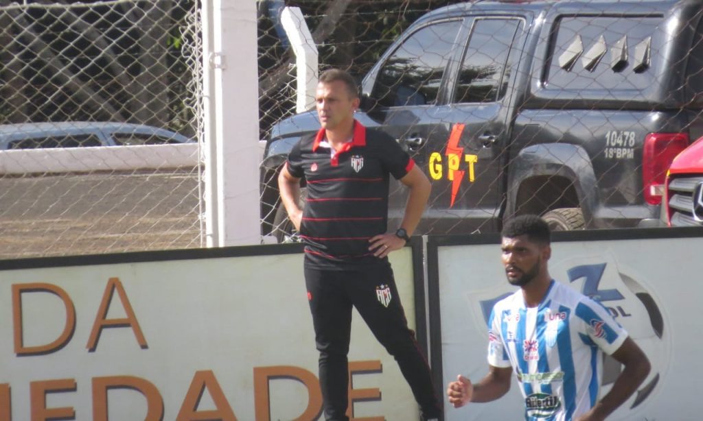 Imagem Ilustrando a Notícia: João Paulo Sanches elogia elenco após vitória e afirma que “a cobrança é grande” no Atlético
