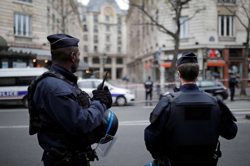 Imagem Ilustrando a Notícia: Furgão atropela pessoas em dois pontos de ônibus em cidade no Sul da França