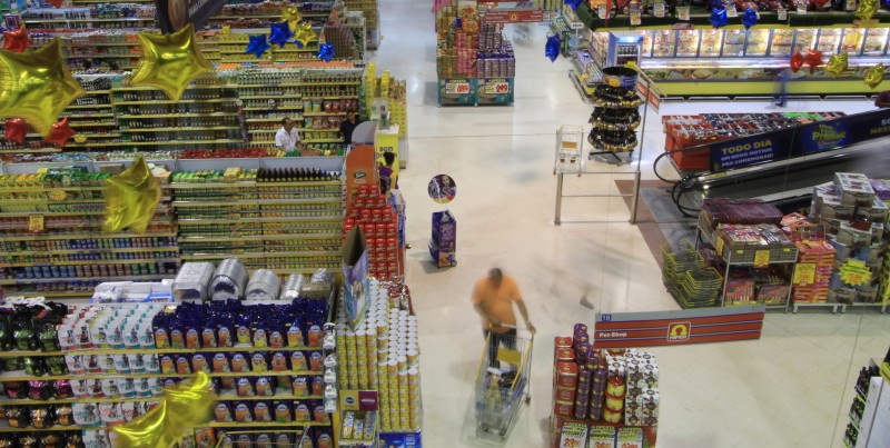 Imagem Ilustrando a Notícia: Lojas e supermercados se preparam para atendimento
