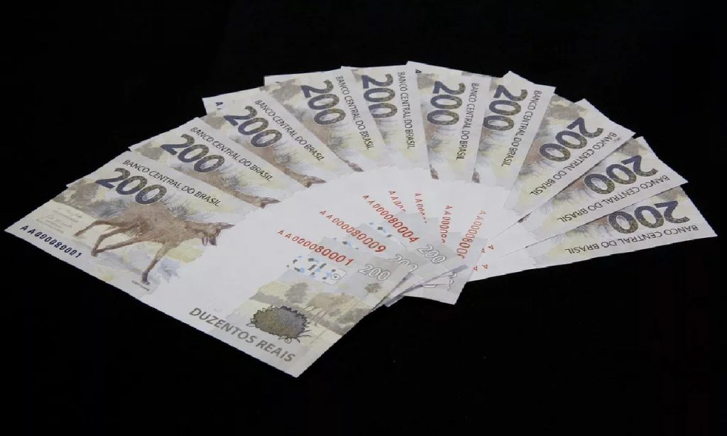 Imagem Ilustrando a Notícia: DPU recorre à justiça para que Banco Central retire cédula de R$ 200 de circulação