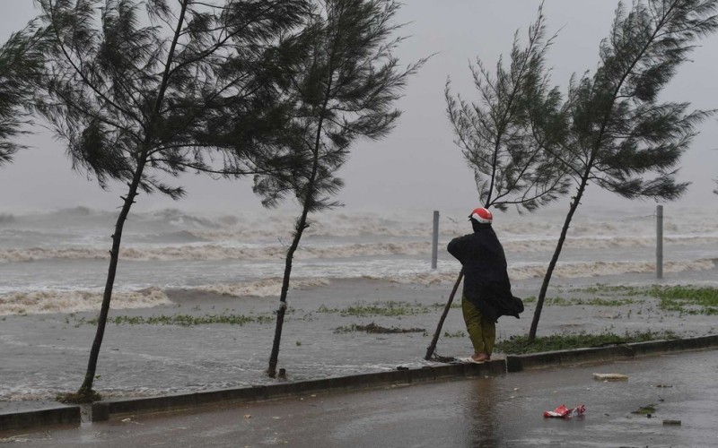 Imagem Ilustrando a Notícia: Mais de 47 mil pessoas são evacuadas no Vietnã por conta do tufão Doksuri
