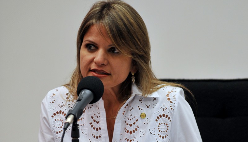 Imagem Ilustrando a Notícia: Procuradoria instaura inquérito contra Flávia Morais