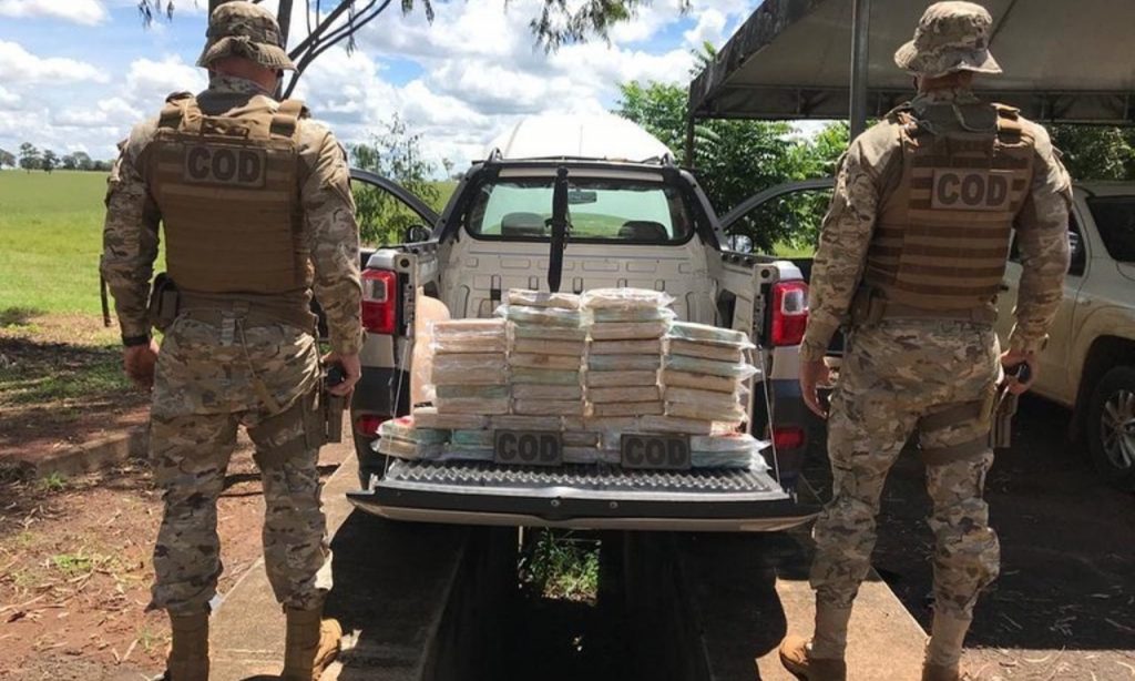 Imagem Ilustrando a Notícia: PM apreende carregamento de cocaína avaliado em R$ 1,5 milhão