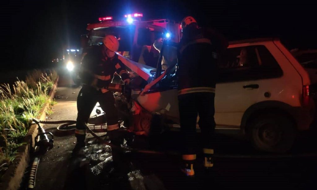 Imagem Ilustrando a Notícia: Bebê sobrevive em acidente de carro que matou três jovens em Serranópolis