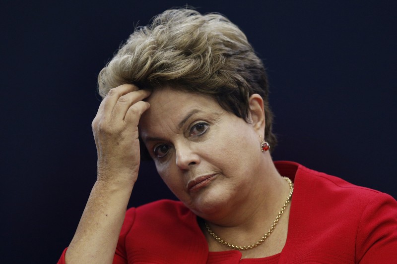 Imagem Ilustrando a Notícia: Defesa de Dilma à Comissão do Impeachment será entregue hoje