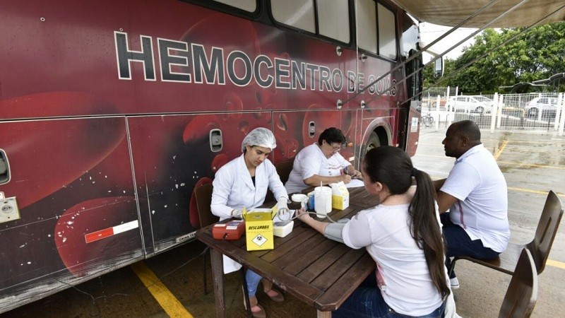 Imagem Ilustrando a Notícia: Ônibus do Hemocentro coleta sangue neste mês de férias