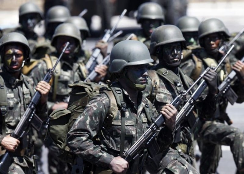 Imagem Ilustrando a Notícia: Forças Armadas poderão atuar em presídios para reforçar segurança
