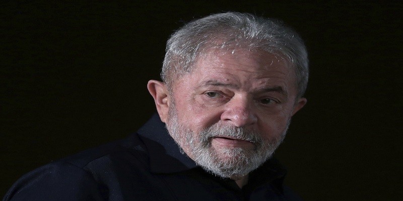 Imagem Ilustrando a Notícia: Defesa de Lula abre novo recurso e vai ao STF para anular prisão