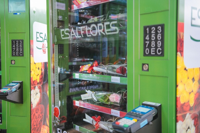 Imagem Ilustrando a Notícia: Que tal comprar flores naturais em uma máquina de refrigerante?