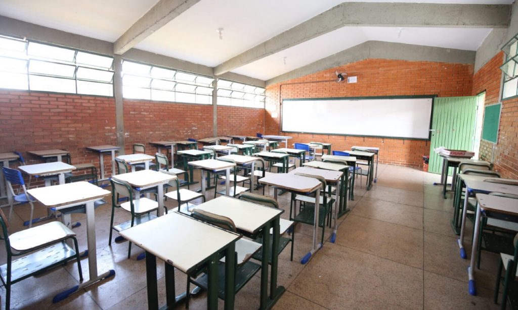 Imagem Ilustrando a Notícia: Rede estadual de educação irá manter aulas remotas em Goiás