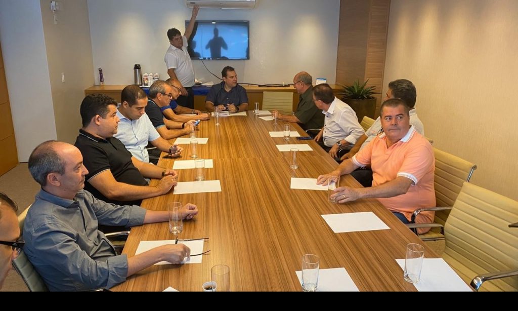 Imagem Ilustrando a Notícia: Reunião na FGF divide reações sobre continuação do Campeonato Goiano