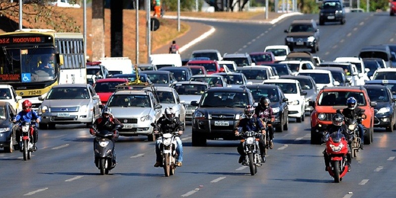 Imagem Ilustrando a Notícia: Plano nacional para reduzir mortes no trânsito é discutido