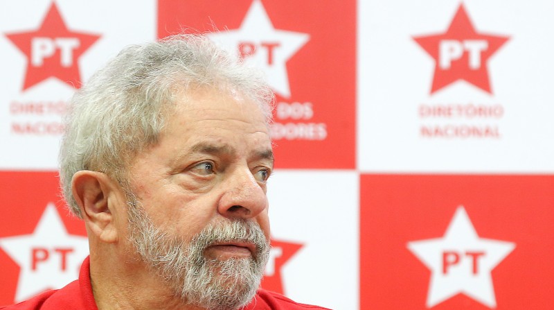 Imagem Ilustrando a Notícia: STF adia julgamento sobre validade da posse de Lula na Casa Civil