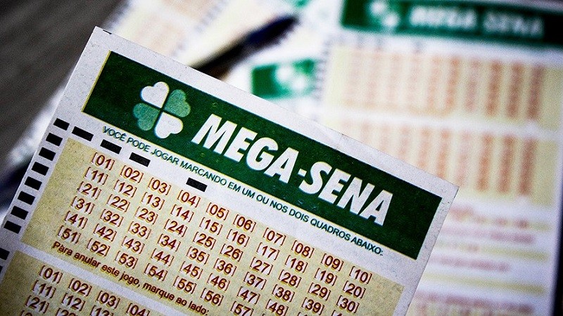 Imagem Ilustrando a Notícia: Mega-Sena pode pagar R$ 30 milhões no sorteio deste sábado