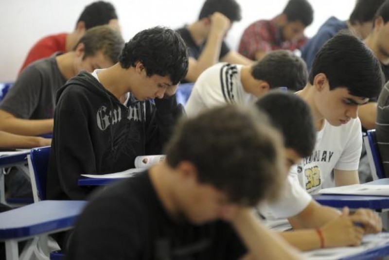 Imagem Ilustrando a Notícia: MEC institui tempo integral em 30 escolas de ensino médio em Goiás