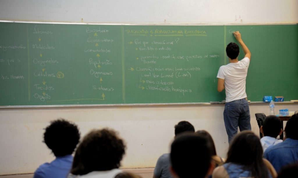 Imagem Ilustrando a Notícia: Faespe abre processo seletivo para a contratação de professores, em Goiás