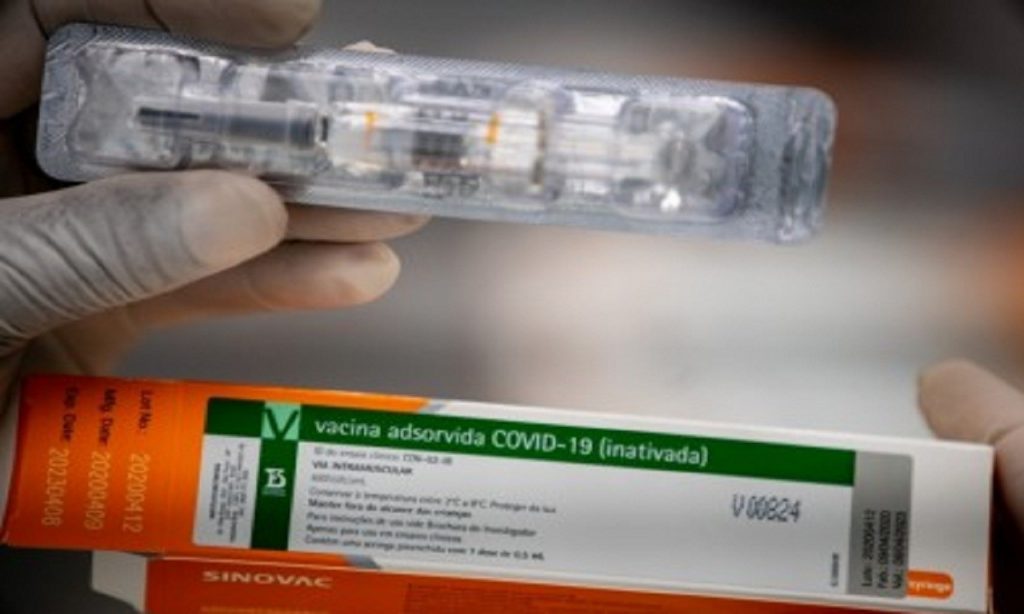 Imagem Ilustrando a Notícia: Doria anuncia 1º lote de 120 mil doses de vacina para 20 de novembro