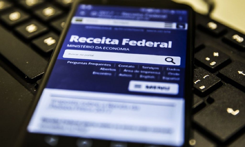 Imagem Ilustrando a Notícia: Receita Federal abre consulta a lote residual de Imposto de Renda