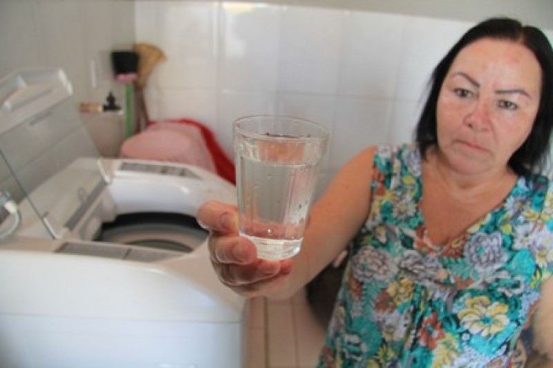 Imagem Ilustrando a Notícia: Água suja incomoda moradores de Aparecida