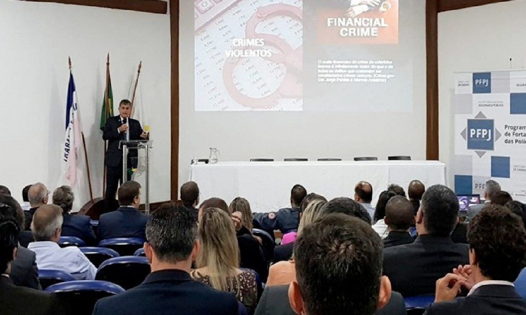 Imagem Ilustrando a Notícia: Governo Federal promove capacitação de delegados no combate à corrupção, em Goiás