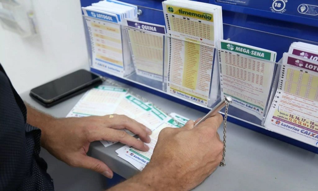 Imagem Ilustrando a Notícia: Sancionado projeto que autoriza criação de loterias da saúde e do turismo; saiba como vão funcionar