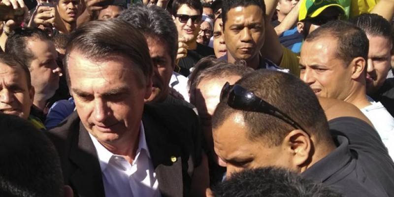 Imagem Ilustrando a Notícia: Wilder e Del. Waldir inauguram comitê para Bolsonaro