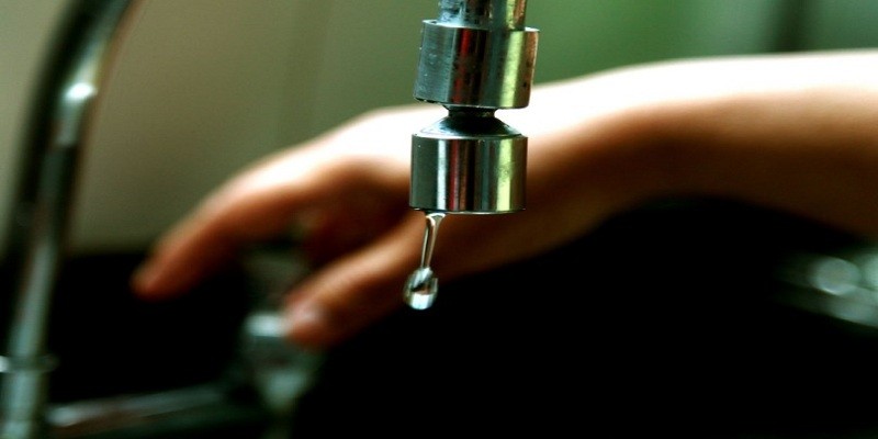 Imagem Ilustrando a Notícia: Empresas investem em ações sustentáveis para economizar água