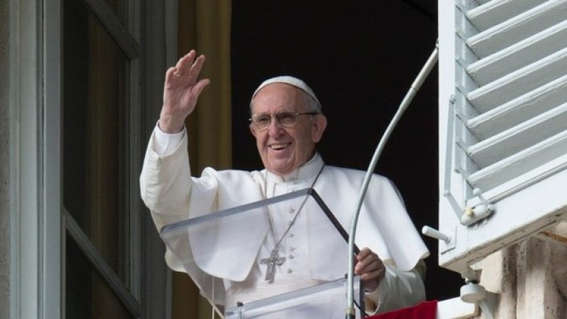 Imagem Ilustrando a Notícia: Papa Francisco embarca para viagem ao Chile e ao Peru