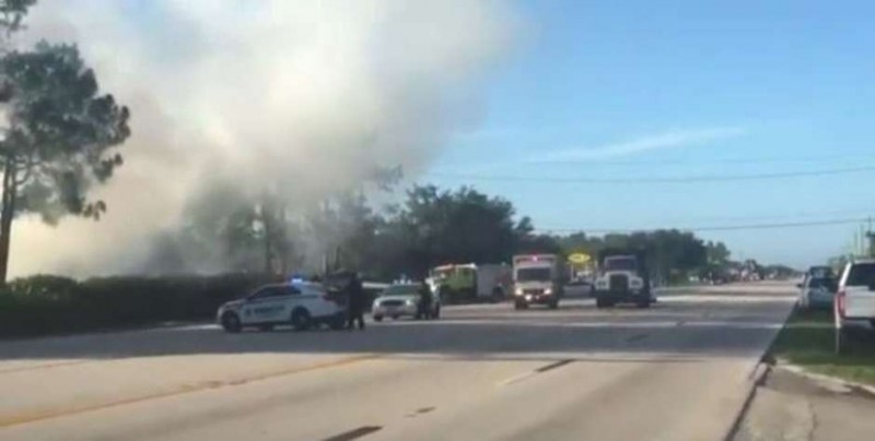 Imagem Ilustrando a Notícia: Avião monomotor cai sobre creche na Flórida e mata uma pessoa