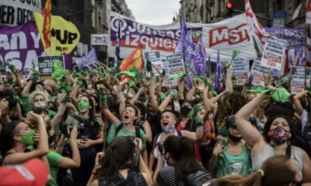 Imagem Ilustrando a Notícia: Câmara dos Deputados da Argentina aprova projeto de lei que legaliza e descriminaliza aborto