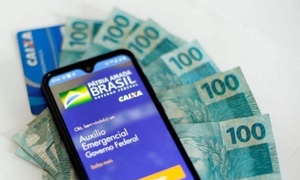 Imagem Ilustrando a Notícia: Governo Federal aceita pagar mais duas parcelas de R$ 600 do auxílio