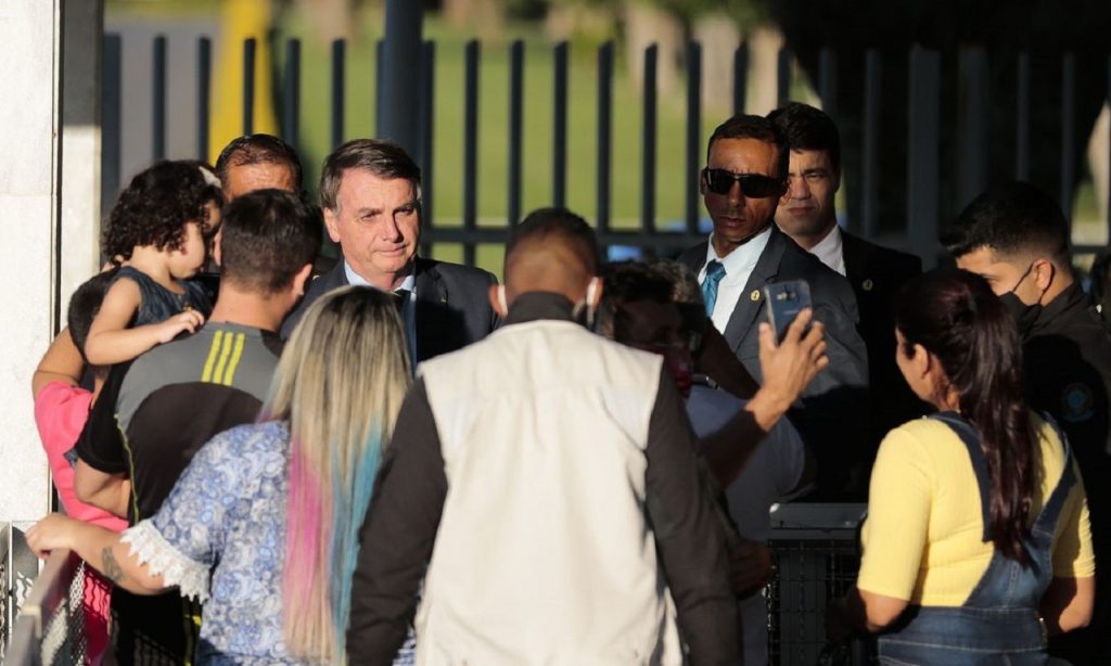 Imagem Ilustrando a Notícia: Bolsonaro diz que agressão a jornalistas deve ser punida