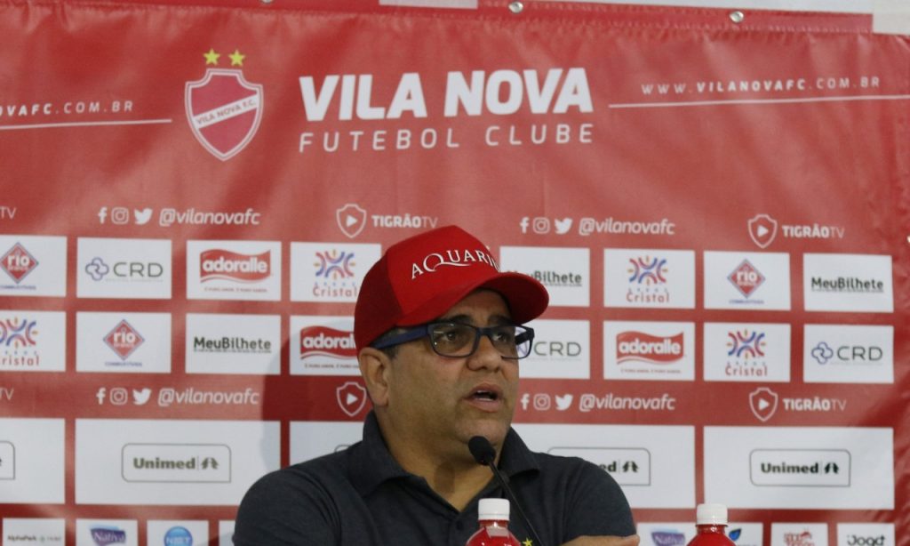 Imagem Ilustrando a Notícia: “O Figueirense não veio para jogar”, afirma Marcelo Cabo após empate