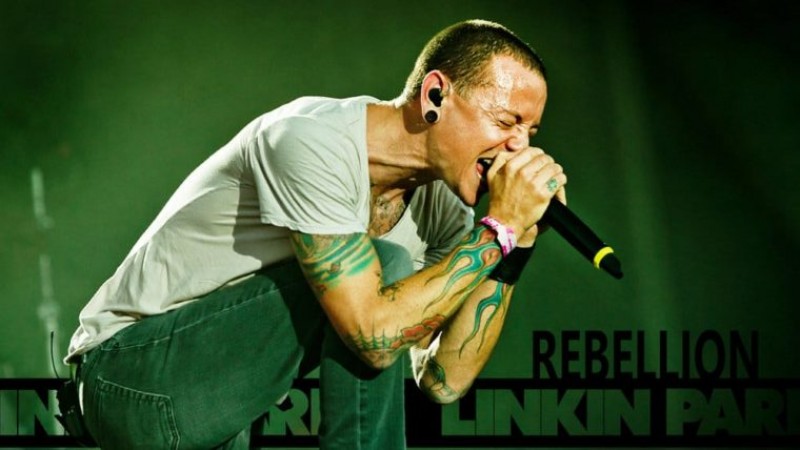 Imagem Ilustrando a Notícia: Morre Chester Bennington, do Linkin Park