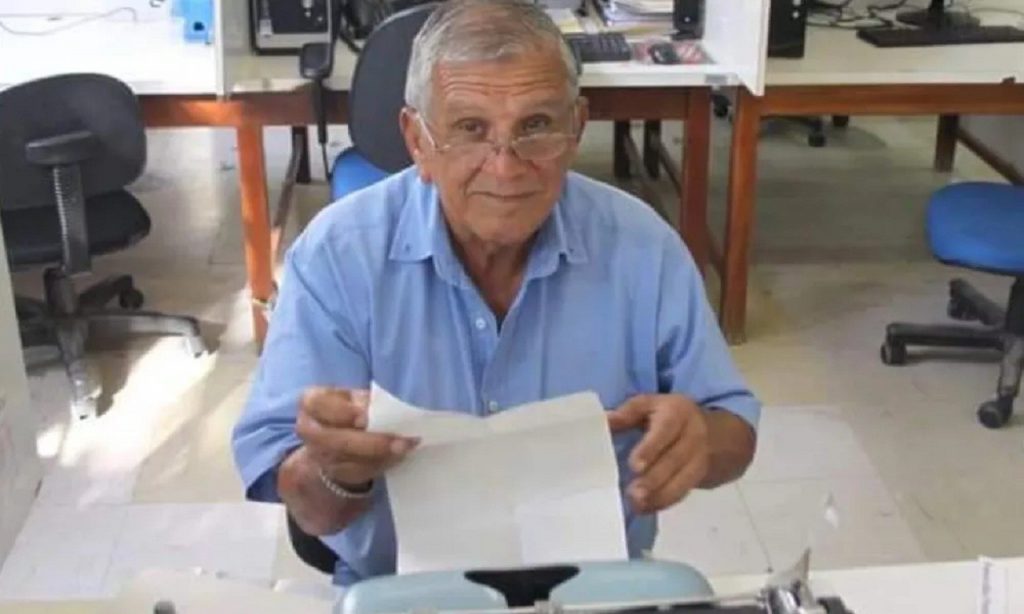 Imagem Ilustrando a Notícia: Jornalista Edson Costa morre aos 85 anos na própria casa em Goiânia
