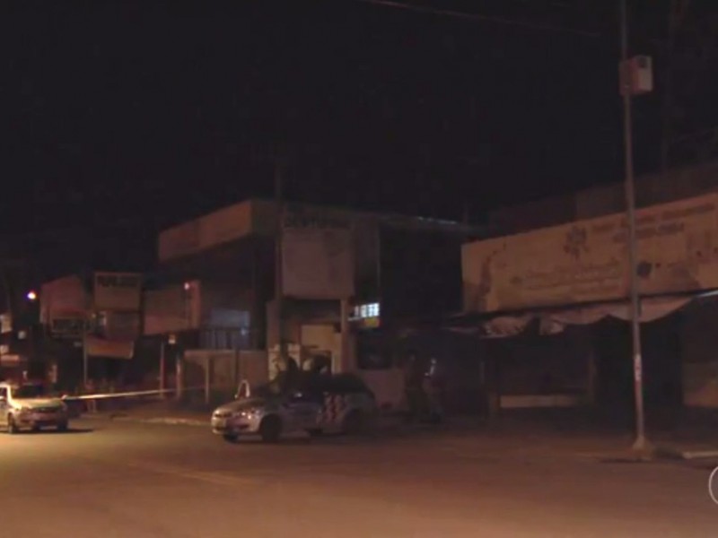 Imagem Ilustrando a Notícia: Travesti é morta a tiros em calçada de Aparecida de Goiânia