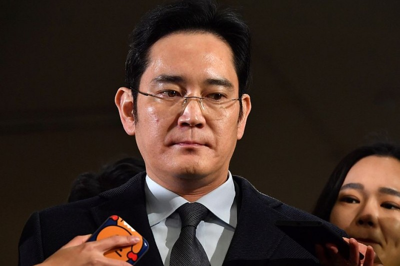 Imagem Ilustrando a Notícia: Herdeiro da Samsung é condenado a 5 anos de prisão por caso de corrupção