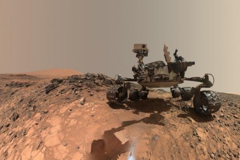 Imagem Ilustrando a Notícia: Curiosity muda rota para não contaminar água em Marte